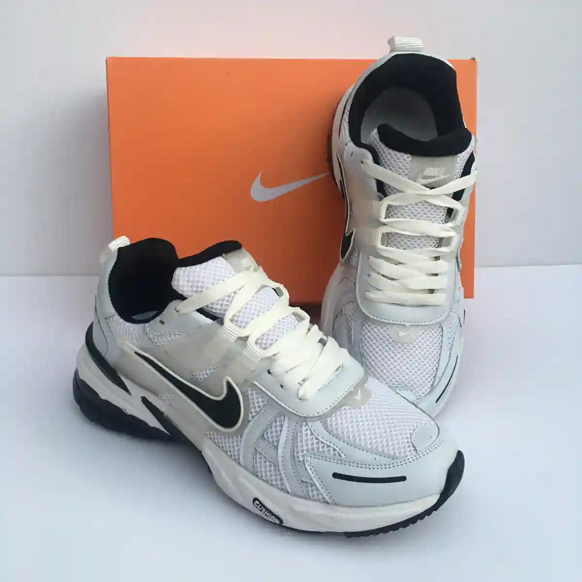 کتونی NIKE V2K سفید مشکی